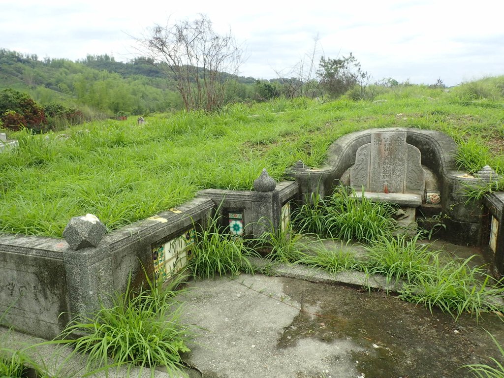 P4214464.JPG - 草屯  茄荖山  古墓踏查