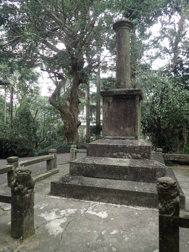 PA064652.JPG - 大湖  法雲禪寺  開拓紀念碑