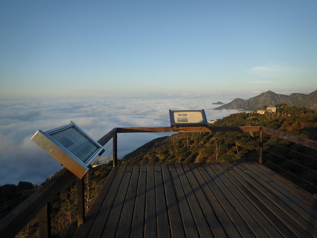 P1076414.JPG - 鹿谷  大崙山  觀霧亭之  暮光