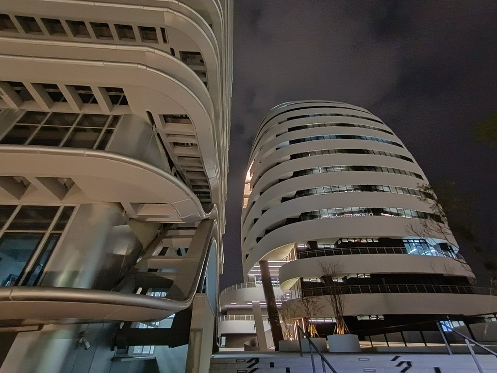 IMG20210313203511.jpg - 台中  中國醫藥大學水湳校區夜色