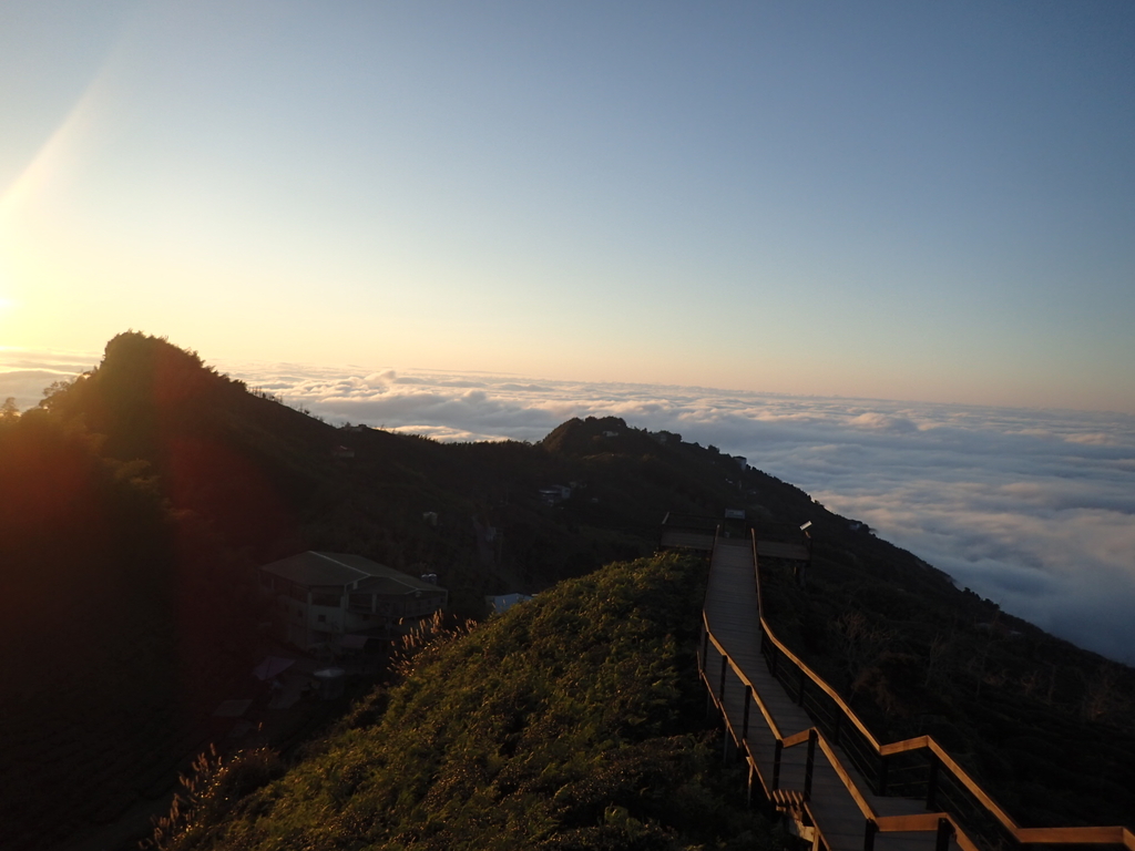 P1076424.JPG - 鹿谷  大崙山  觀霧亭之  暮光