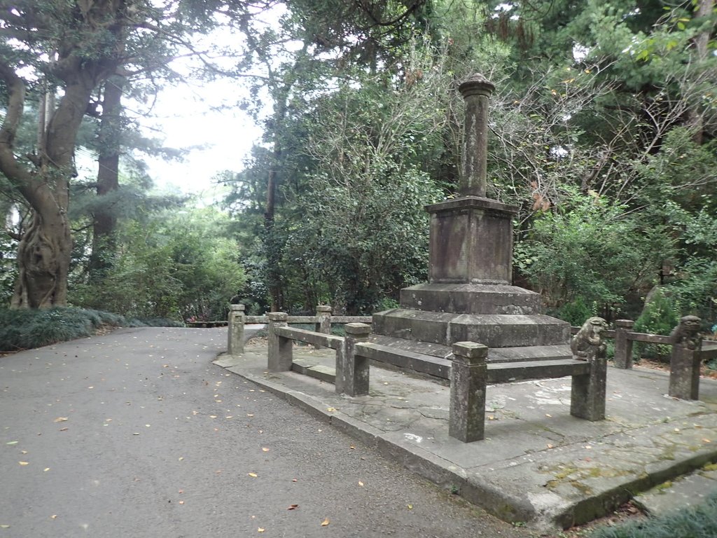 PA064645.JPG - 大湖  法雲禪寺  開拓紀念碑