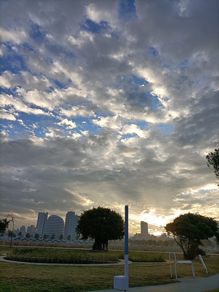 IMG20201227070551.jpg - 台中  水湳  中央公園晨光