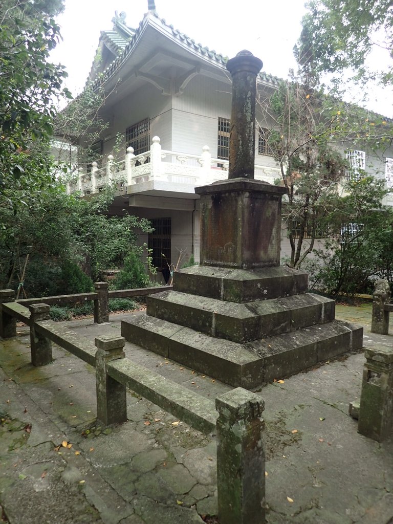 PA064660.JPG - 大湖  法雲禪寺  開拓紀念碑