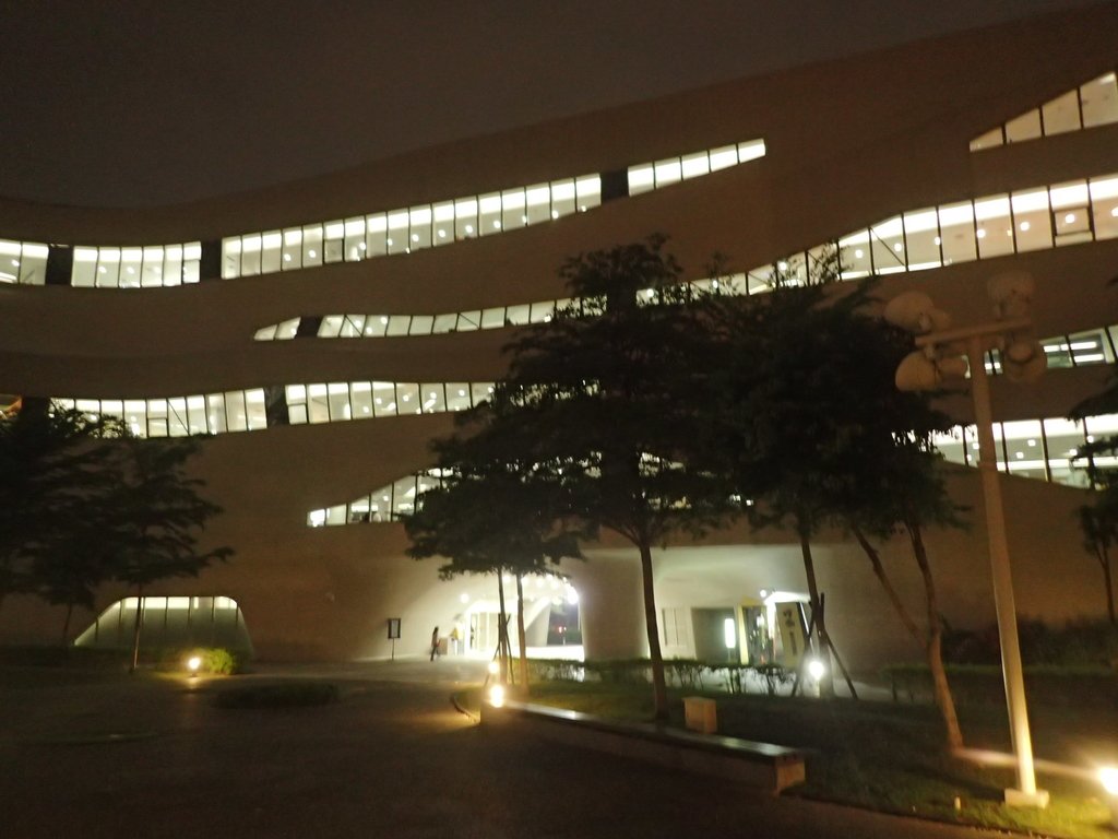 P5238683.JPG - 台中  公共資訊圖書館  夜色