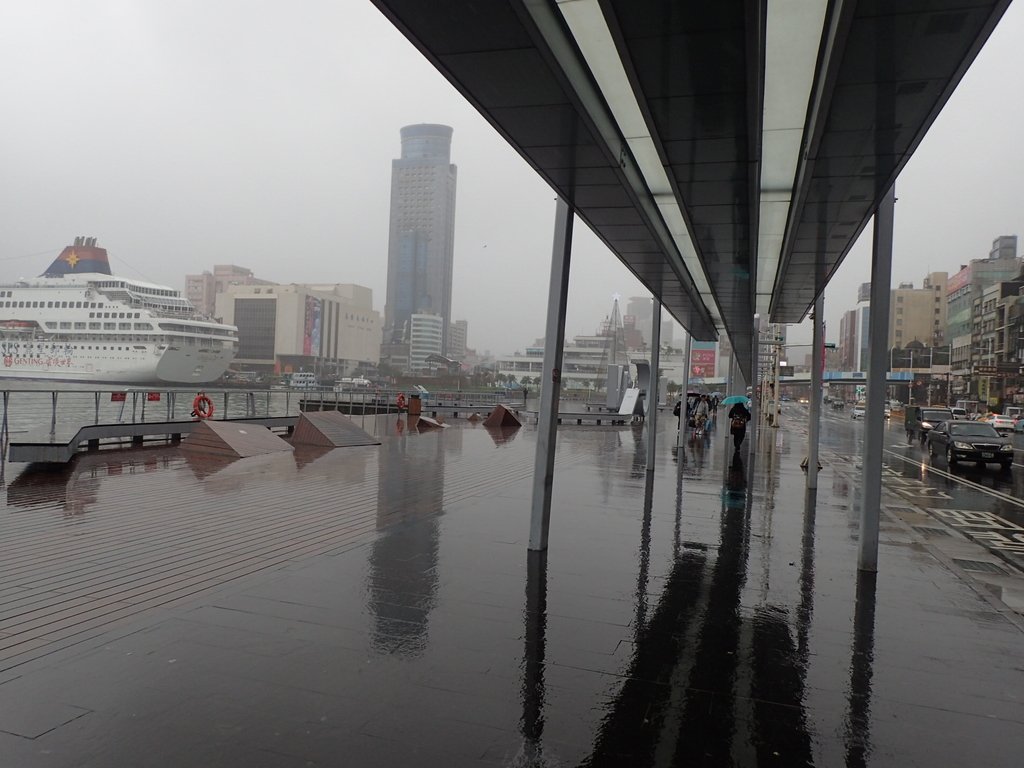 P1031652.JPG - 雨中---  基隆  海洋廣場  