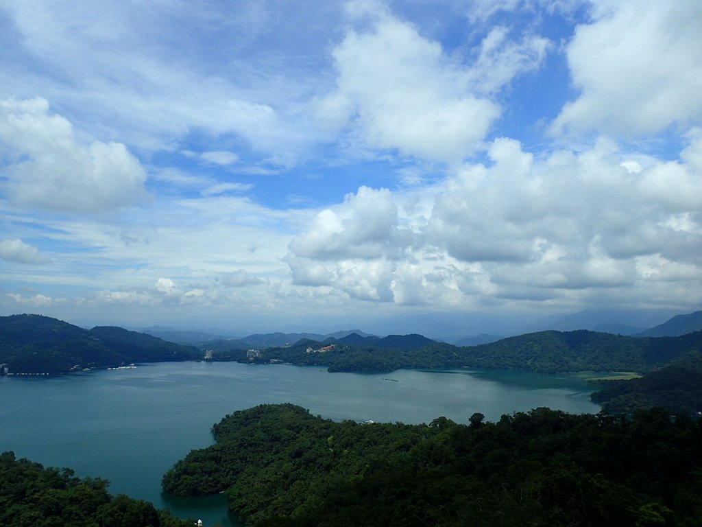 P9017514.JPG - 慈恩塔  眺日月潭之  湖光山色