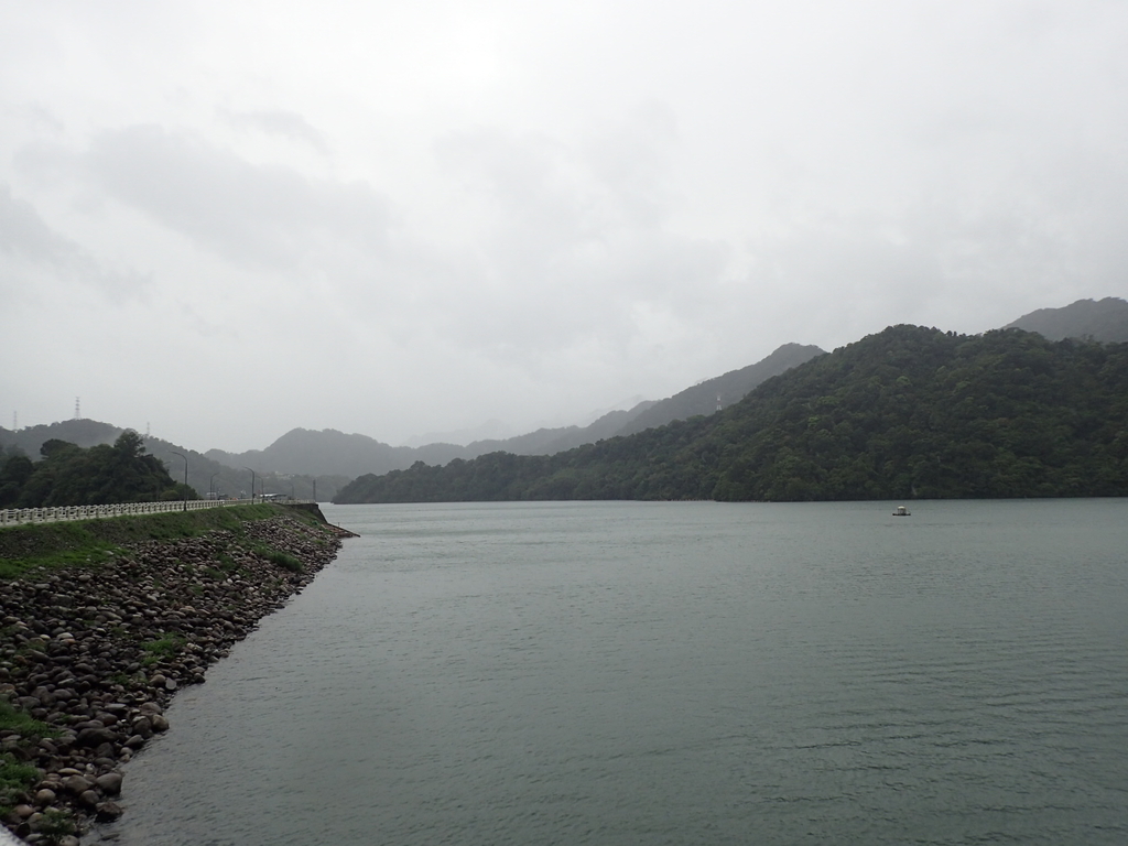 P8247021.JPG - 雨中漫遊  石門水庫