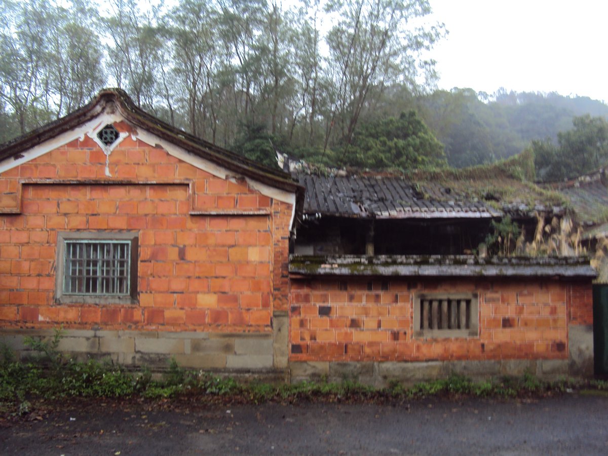 DSC01743.JPG - 微雨  北埔山城