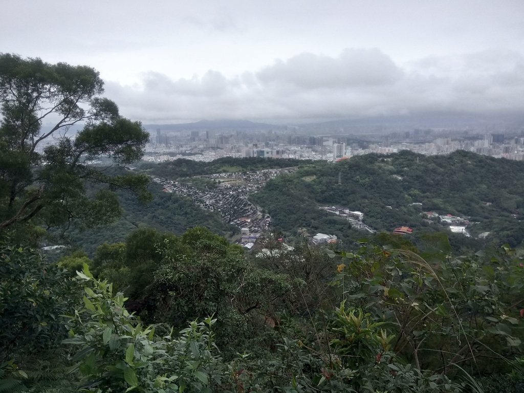 DSC_5301.JPG - 中和  南勢角山  (烘爐地)