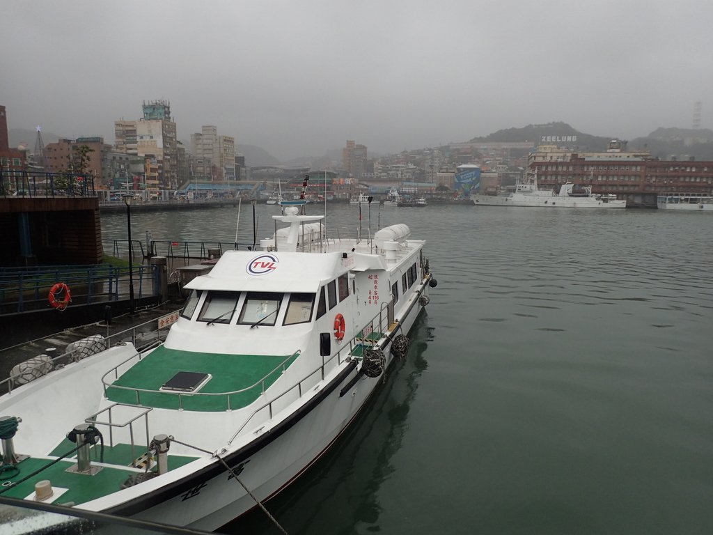 P1031675.JPG - 雨中---  基隆  海洋廣場  