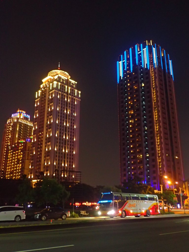 PA125222.JPG - 台中七期之  夜色璀璨  (02)