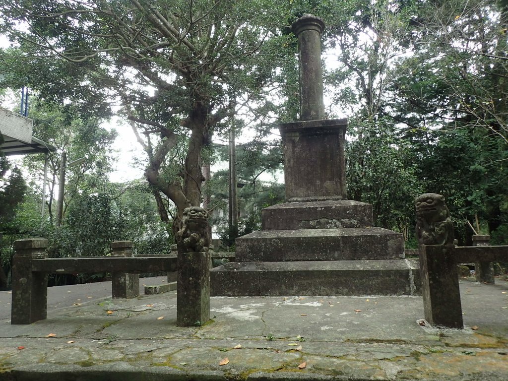 PA064648.JPG - 大湖  法雲禪寺  開拓紀念碑