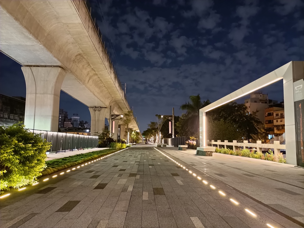 台中  綠空廊道夜色