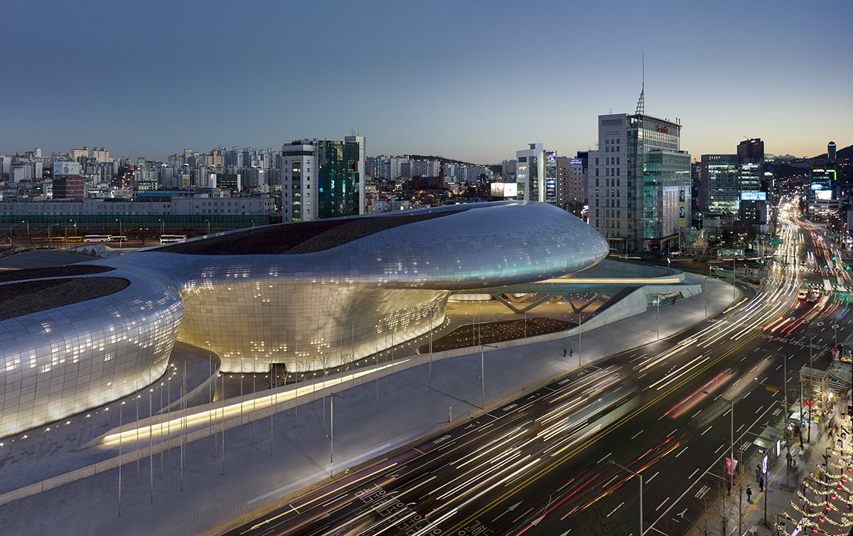 Zaha-Hadid_Dongdaemun-Design-Plaza-Seoul_VSB_01.jpg - 扎哈  哈迪德