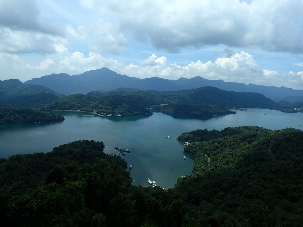 P9017499.JPG - 慈恩塔  眺日月潭之  湖光山色