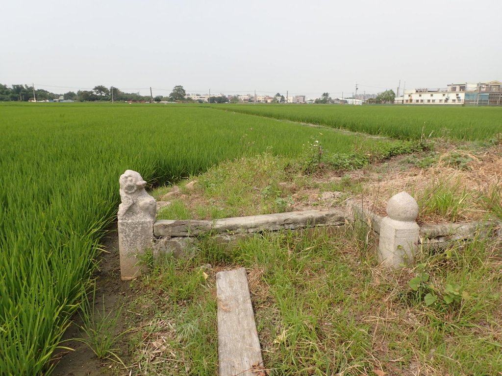 P4151685.JPG - 嘉義海口寮  承德郎  張仕祚墓