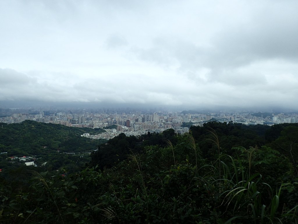 P2178223.JPG - 中和  南勢角山  (烘爐地)