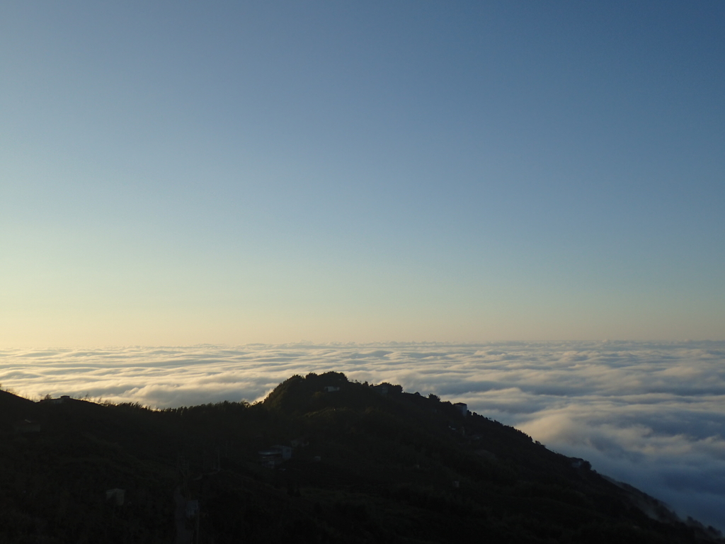 P1076412.JPG - 鹿谷  大崙山  觀霧亭之  暮光