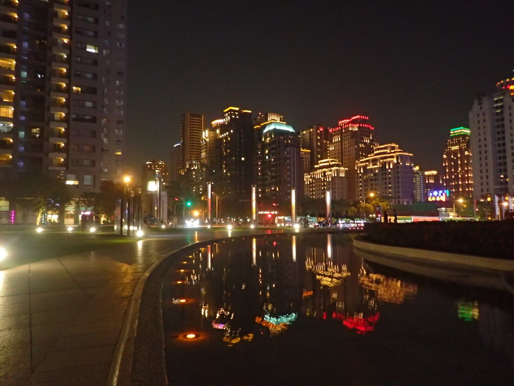 PA125290.JPG - 台中七期之  夜色璀璨  (03)