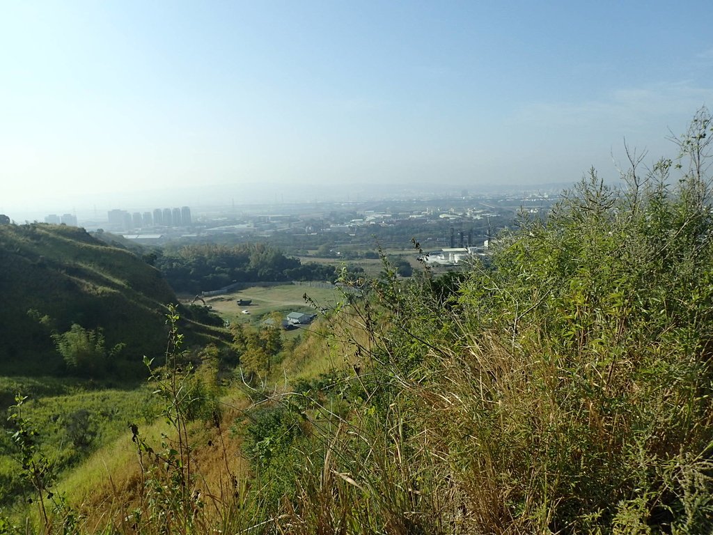 PA282012.JPG - 烏日  學田山登山步道