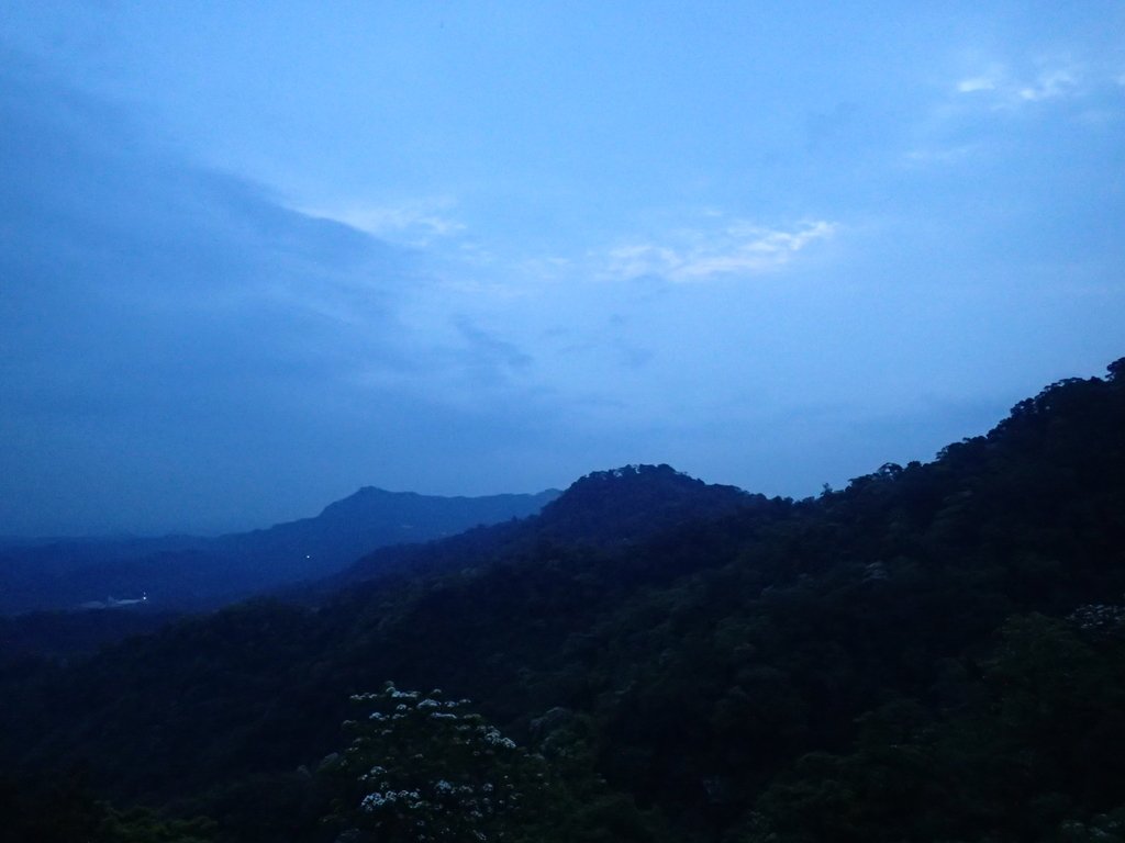 P4191852.JPG - 南庄  細湖頂  山中夜色