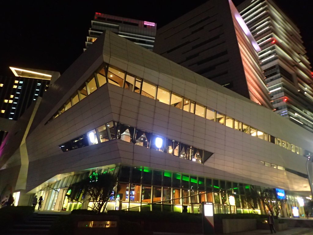 PB169366.JPG - 南港經貿園區之  夜色璀璨 (01)