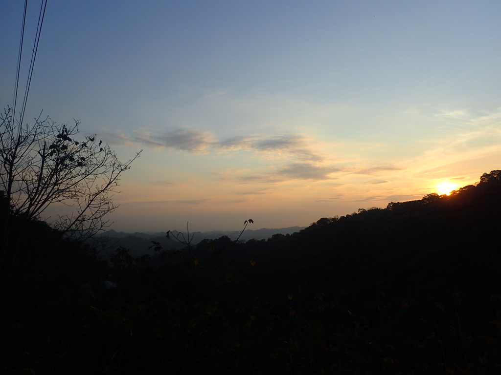 P2276025.JPG - 太平  酒桶山  暮色之美