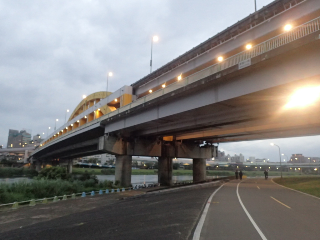 P1264255.JPG - 松山  麥帥二橋光影