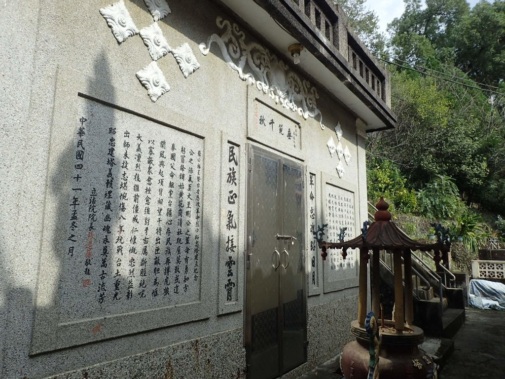 PA064531.JPG - 大湖  義民廟  昭忠祠