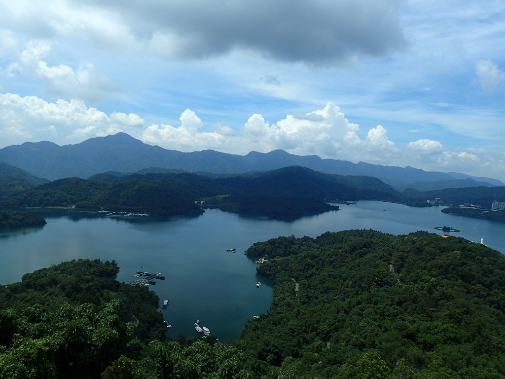 P9017525.JPG - 慈恩塔  眺日月潭之  湖光山色