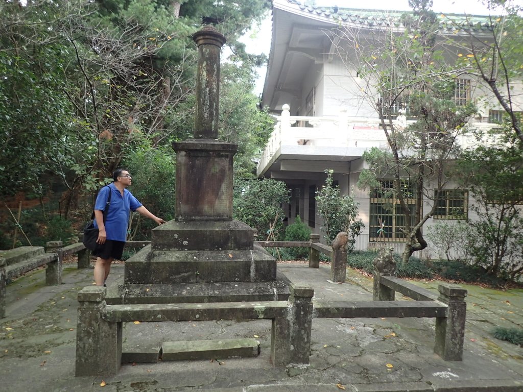 PA064672.JPG - 大湖  法雲禪寺  開拓紀念碑