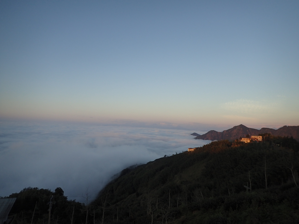 P1076433.JPG - 鹿谷  大崙山  觀霧亭之  暮光