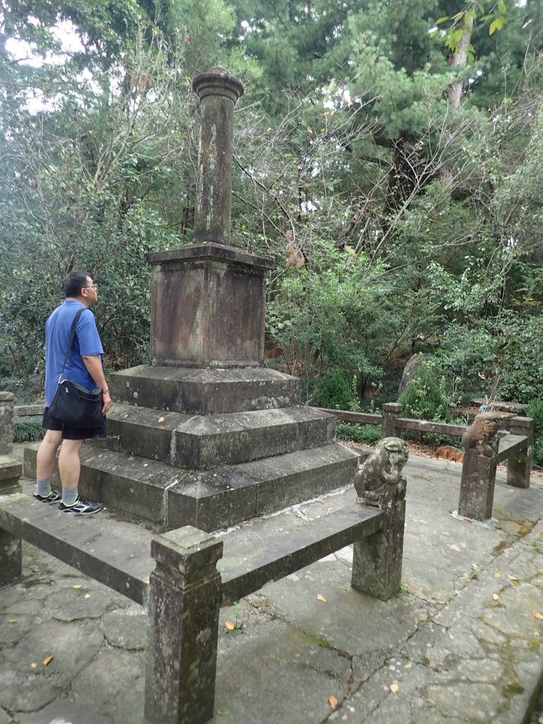 PA064673.JPG - 大湖  法雲禪寺  開拓紀念碑