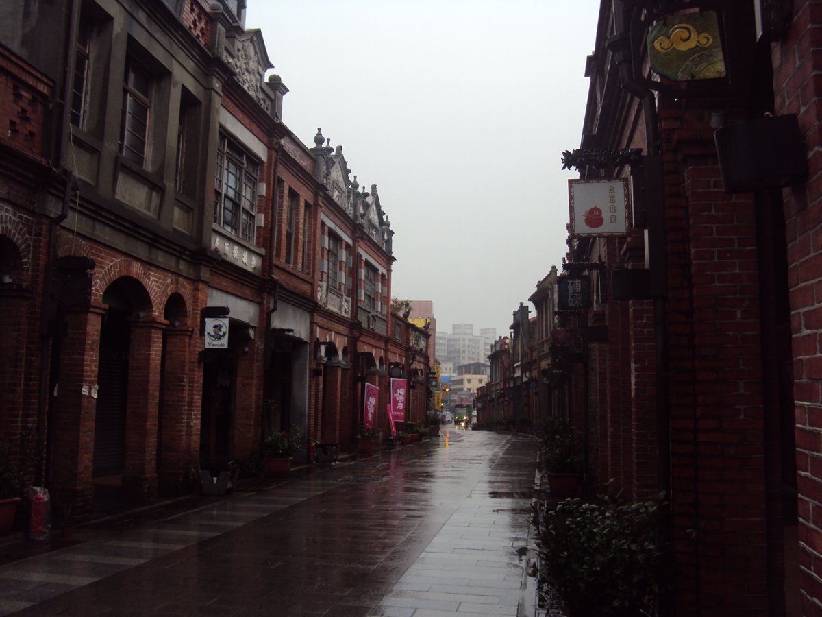 DSC04531.JPG - 微雨中的三峽老街