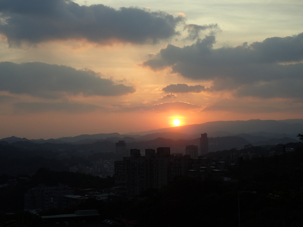 P9309303.JPG - 基隆  圓窗領夕照