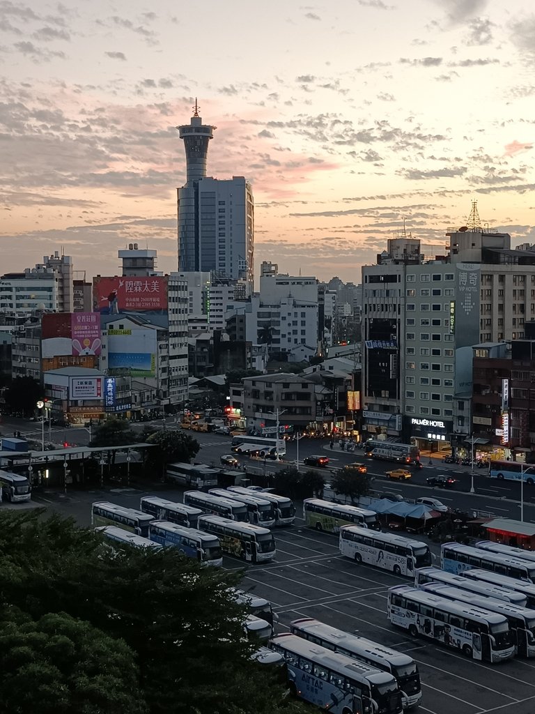 IMG20201129171938.jpg - 台中  干城  城市光影  (02)