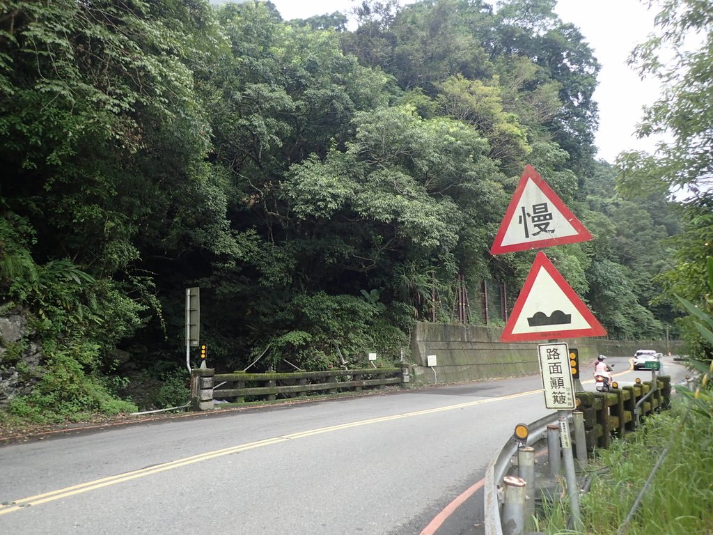 PA110846.JPG - 烏來山下的  小隱瀑