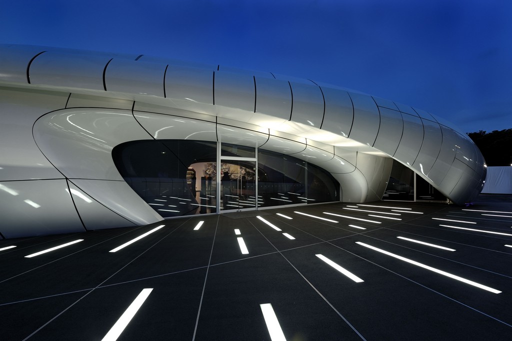 Mobile-Art-Pavilion_CHANEL_Zaha-hadid_Urukia-02.jpg - 扎哈  哈迪德