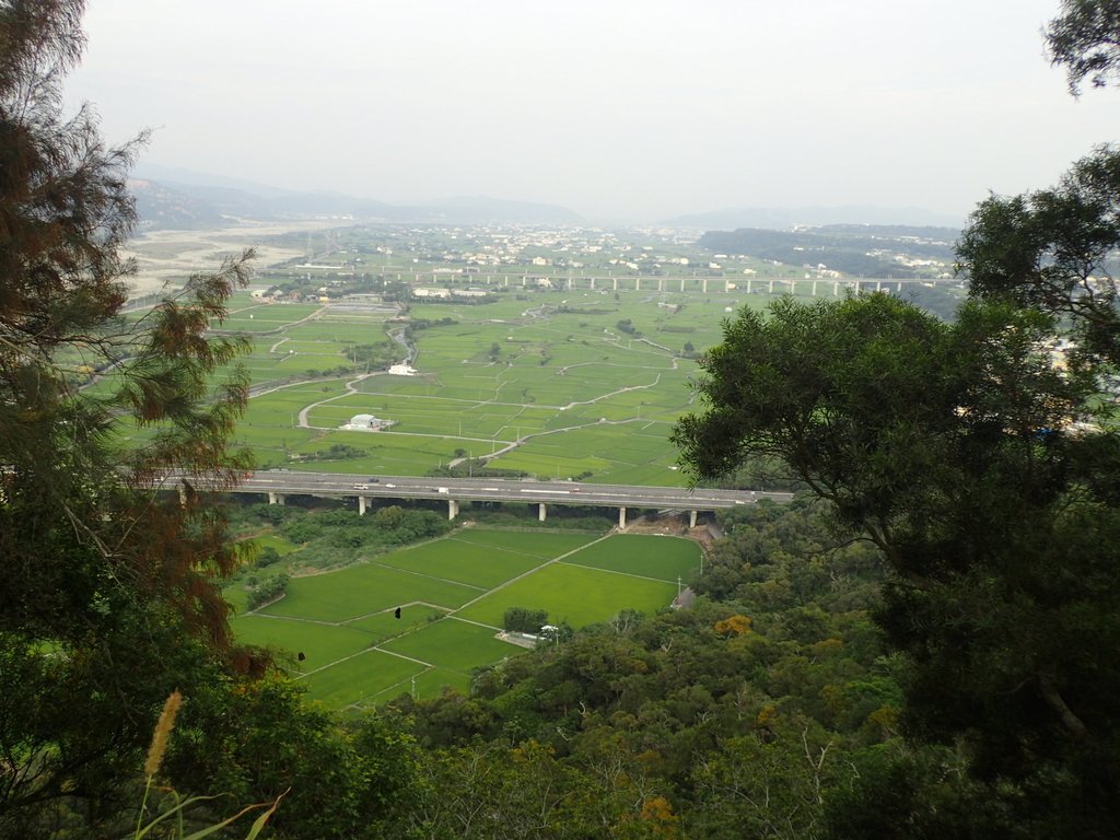 P4272198.JPG - 小百岳之---  大甲  鐵砧山