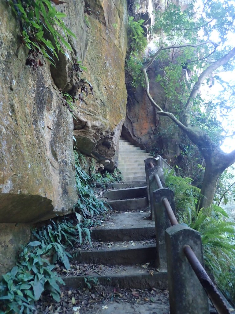 PB300543.JPG - 中和  圓通禪寺之  摩崖石刻