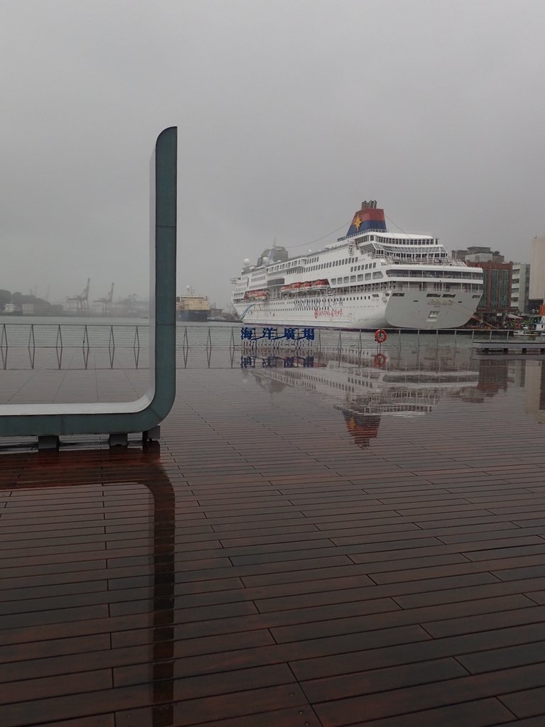 P1031659.JPG - 雨中---  基隆  海洋廣場  