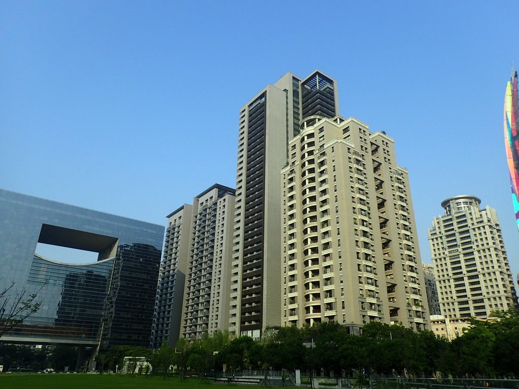 P5127494.JPG - 台中  新市政大樓  晨光