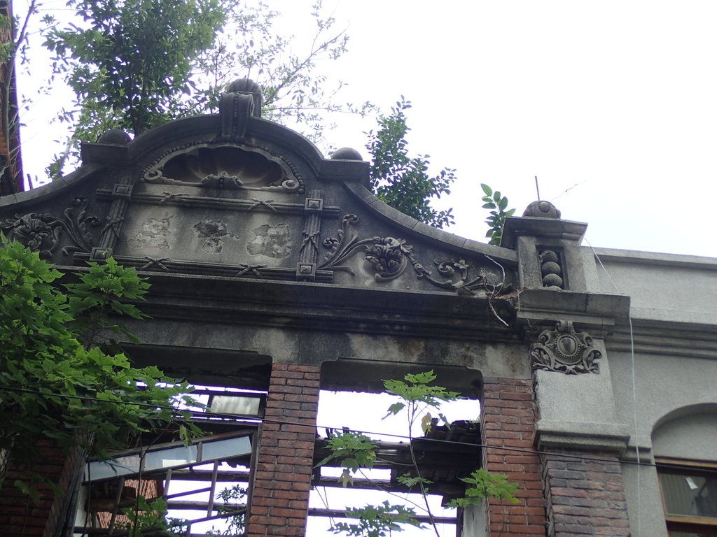 PA100528.JPG - 散步---  大稻埕  歷史街屋