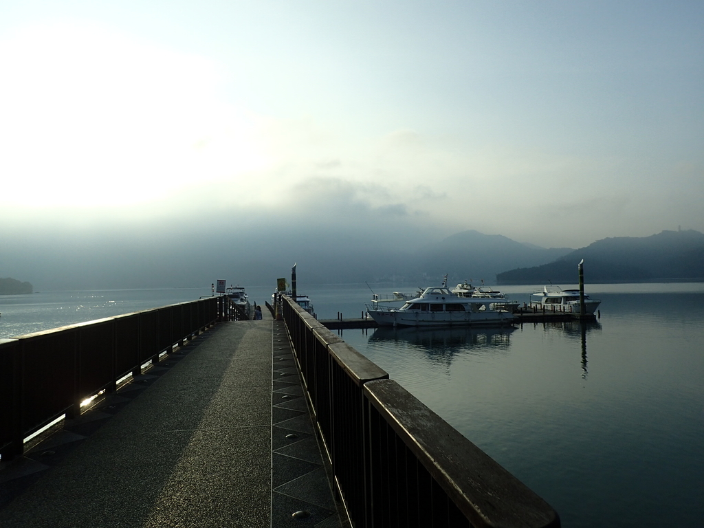 PA292377.JPG - 日月潭  朝霧碼頭  晨曦之美