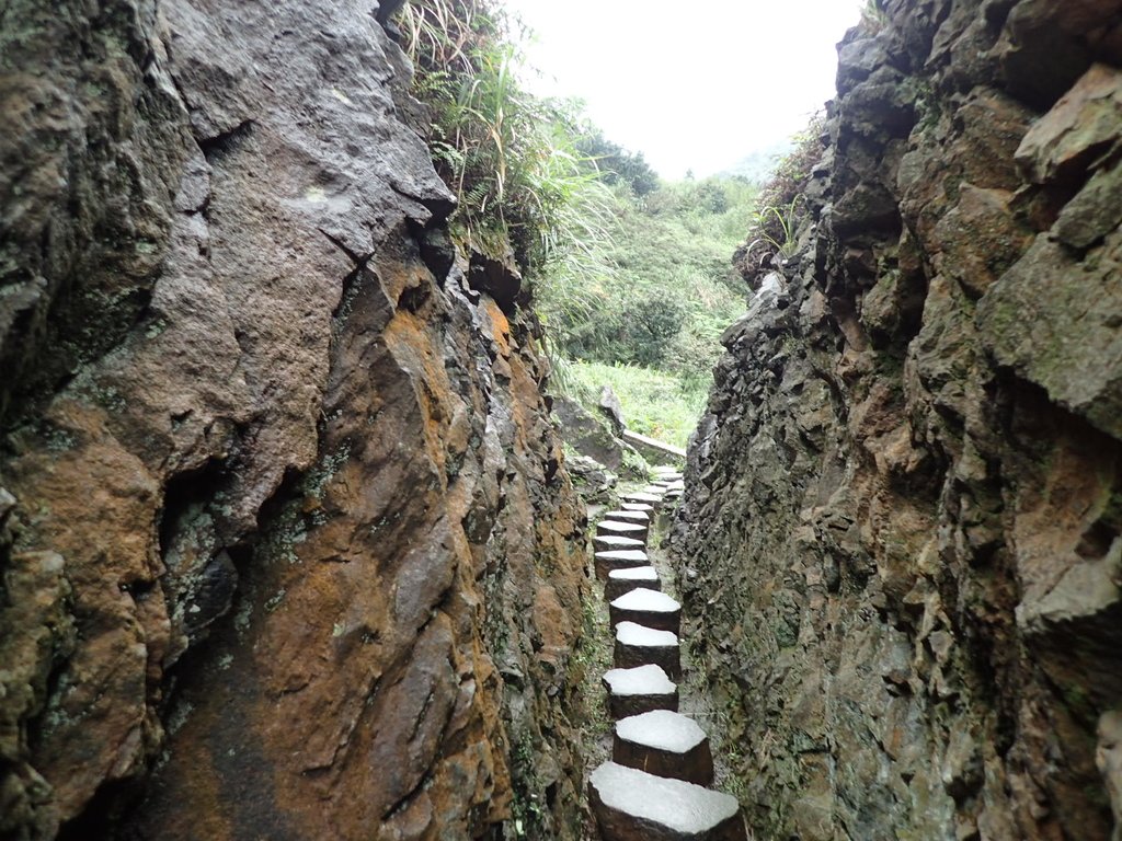 P3240553.JPG - 金瓜石之  內九份溪圳橋