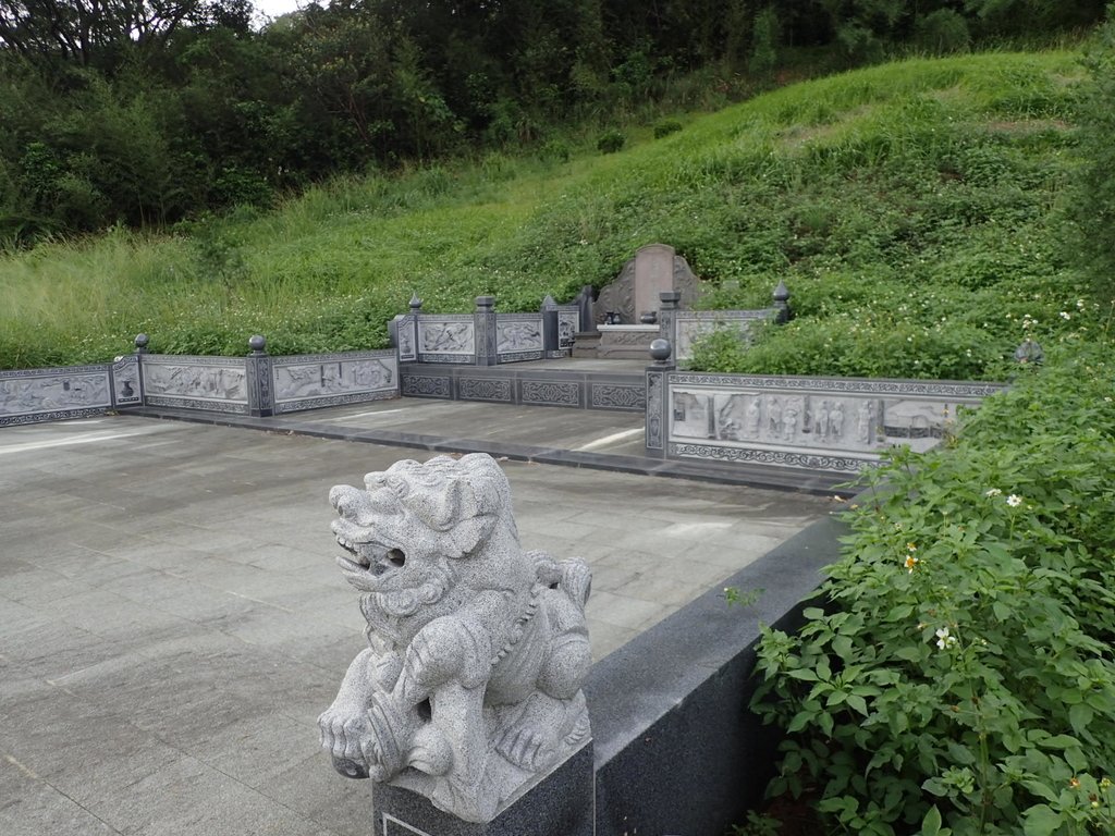 PA214627.JPG - 南崁  王仕甲墓