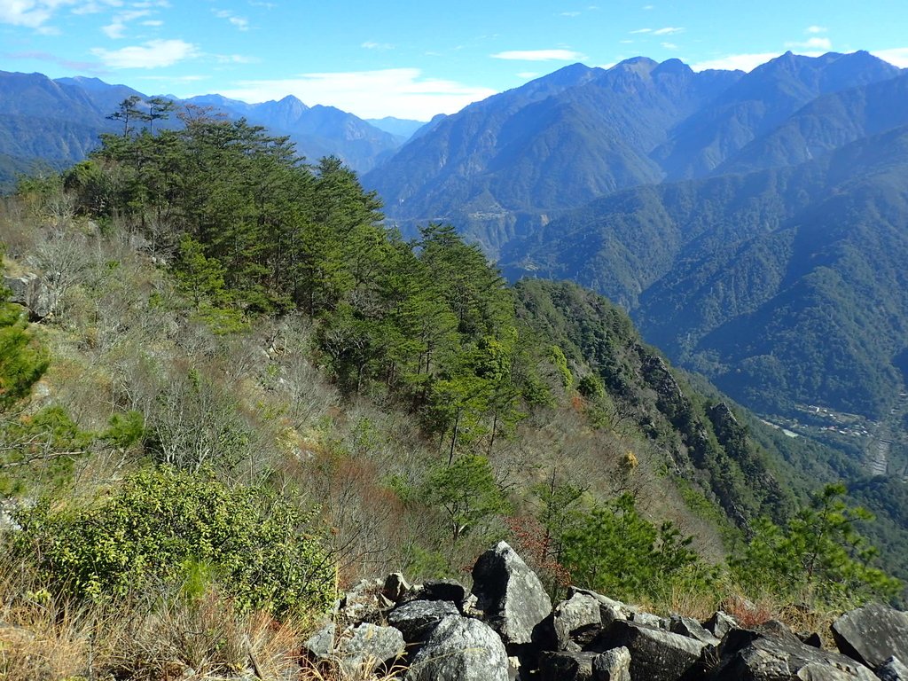 PC282605.JPG - 谷關七雄之  東卯山