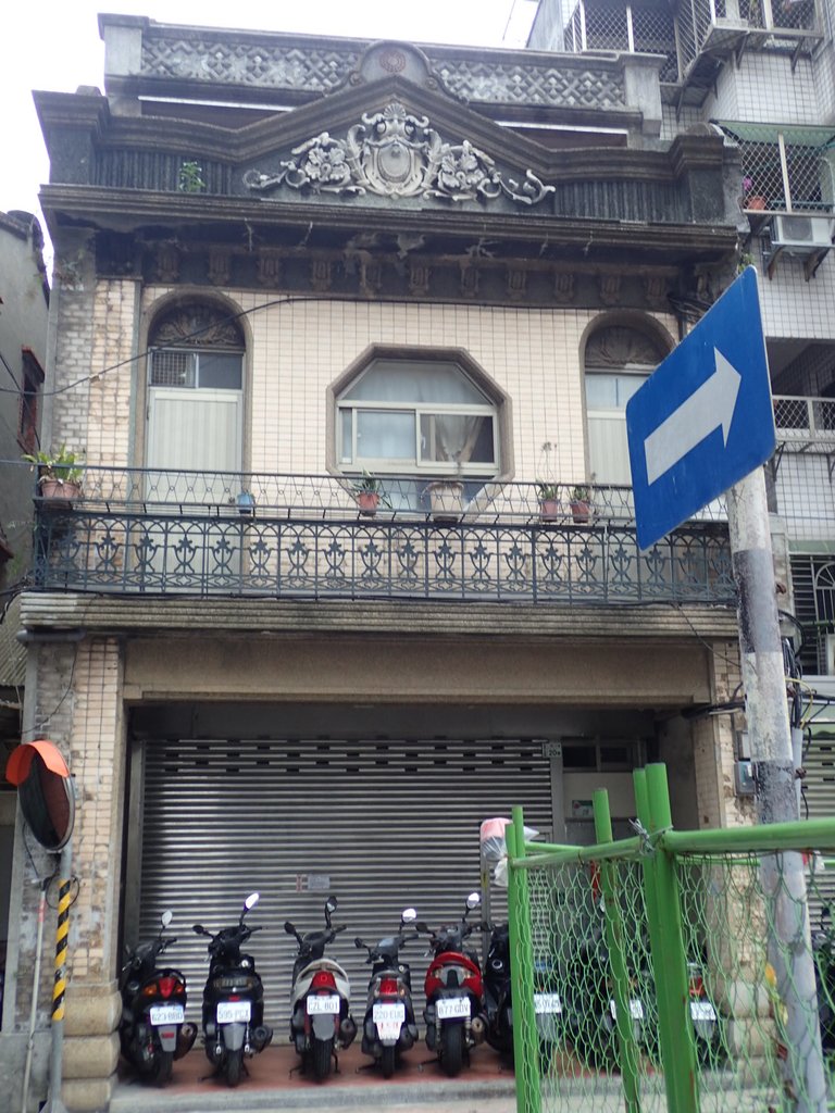 PA100569.JPG - 散步---  大稻埕  歷史街屋