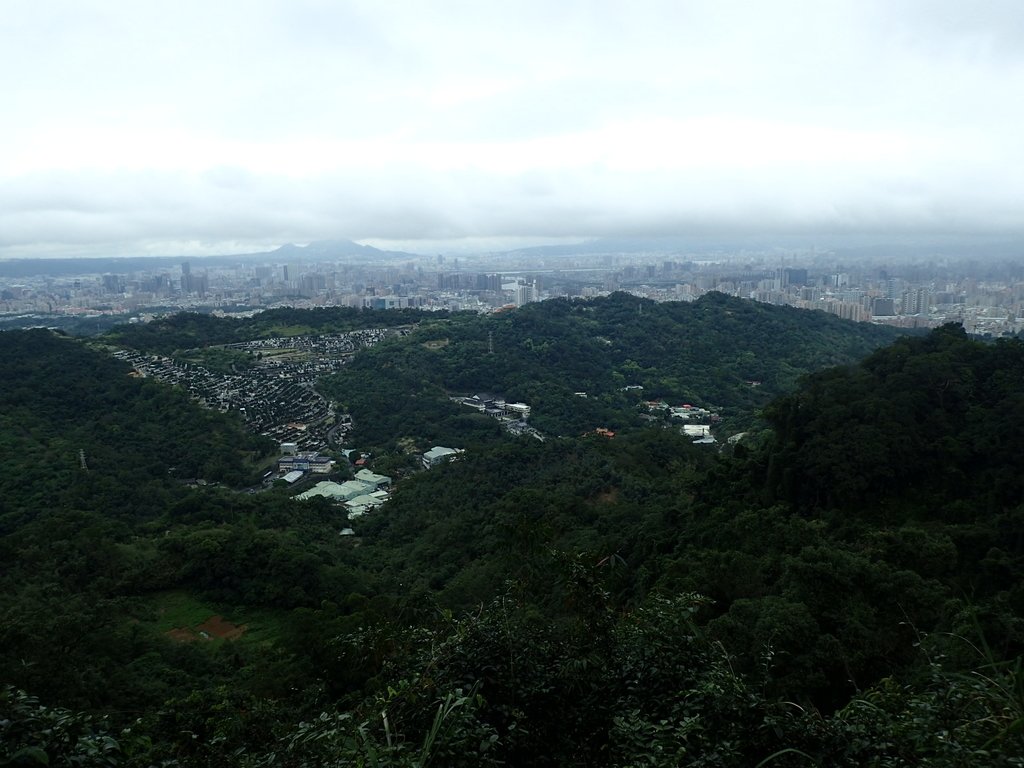 P2178215.JPG - 中和  南勢角山  (烘爐地)